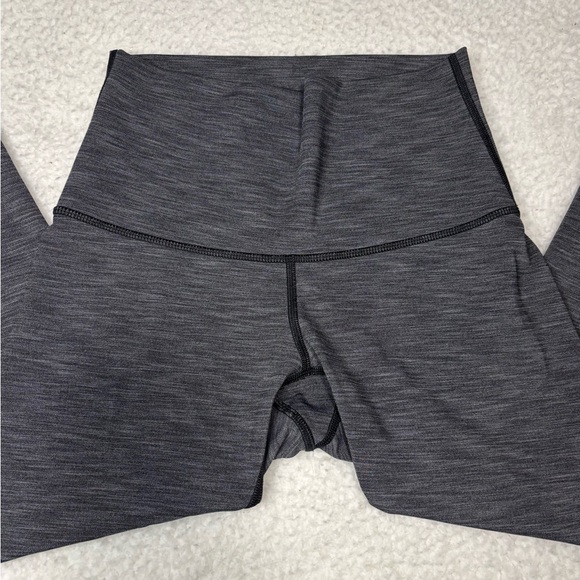 Lululemon Women Heather Gray Wunder Under High Rise Crop Leggings - Picture 3 of 11